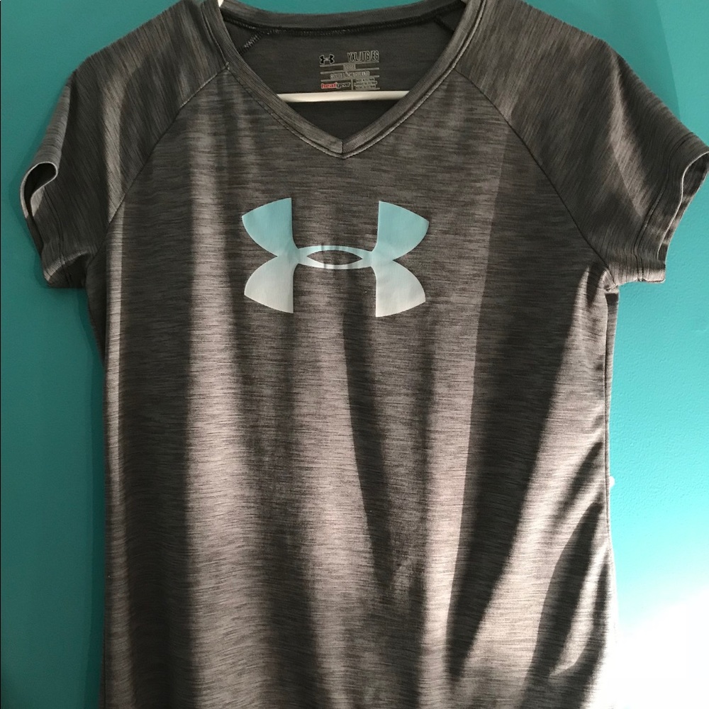Girls Under amour grey and ombré blue shirt